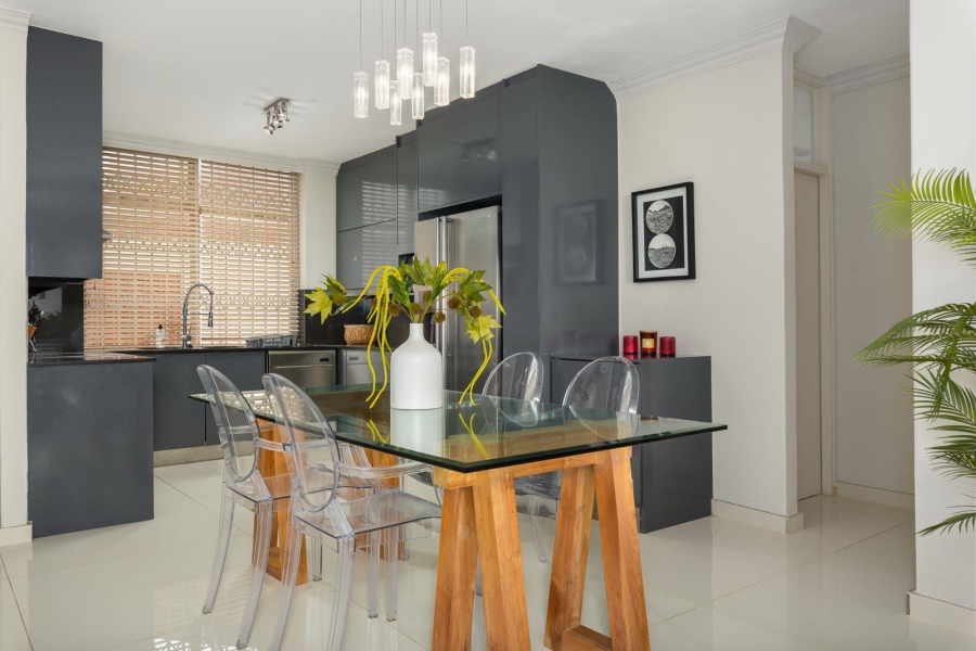 To Let 2 Bedroom Property for Rent in Camps Bay Western Cape